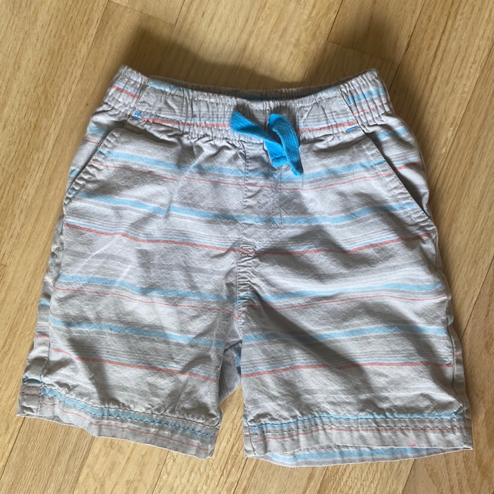 Cute striped boy’s shorts size 3T